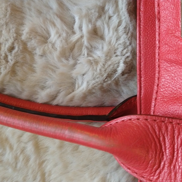 Kate Spade Quinn Vila Abelle large tote in bow, red leather. - Picture 10 of 14